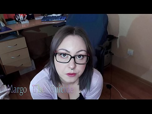 ❤️ Ọmọbinrin ti o ni gbese pẹlu awọn gilaasi buruja Dildo jinna lori Kamẹra ❤️ Ibalopo